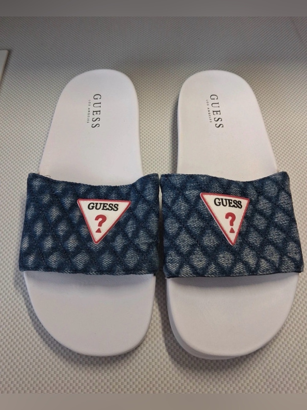 NWOT- 9 GUESS Women White & Blue Denim beach resort, Y2K festival Slide Sandals